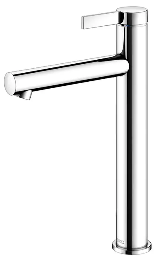Hochwertiger Küchenmischer von Keuco mit schmalem, zylindrischem Design und einem seitlichen Hebel zur Wasserregulierung, in verchromter Ausführung.